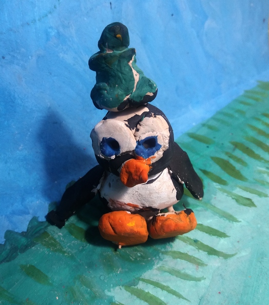 6300 Пингвин в шапочке Ярослава Худина.jpg