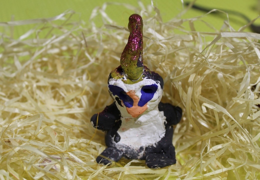 Пингвиненок с хохолком