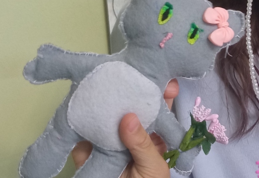 М'яка іграшка з фетру киця Люся